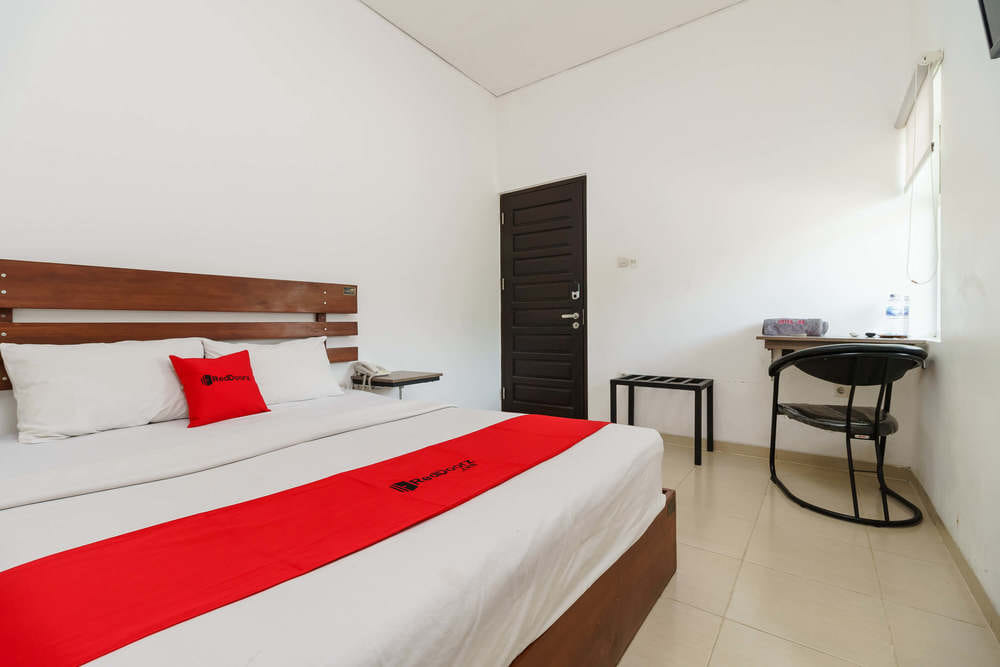RedDoorz Room
