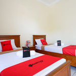 RedDoorz Plus near Stadion Wijaya Kusuma