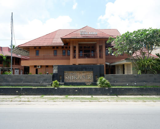 RedDoorz Plus @ Hotel Srikandi Kendari