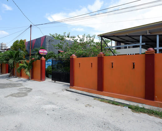 RedDoorz near Mutiara SIS Al Jufrie Airport Palu