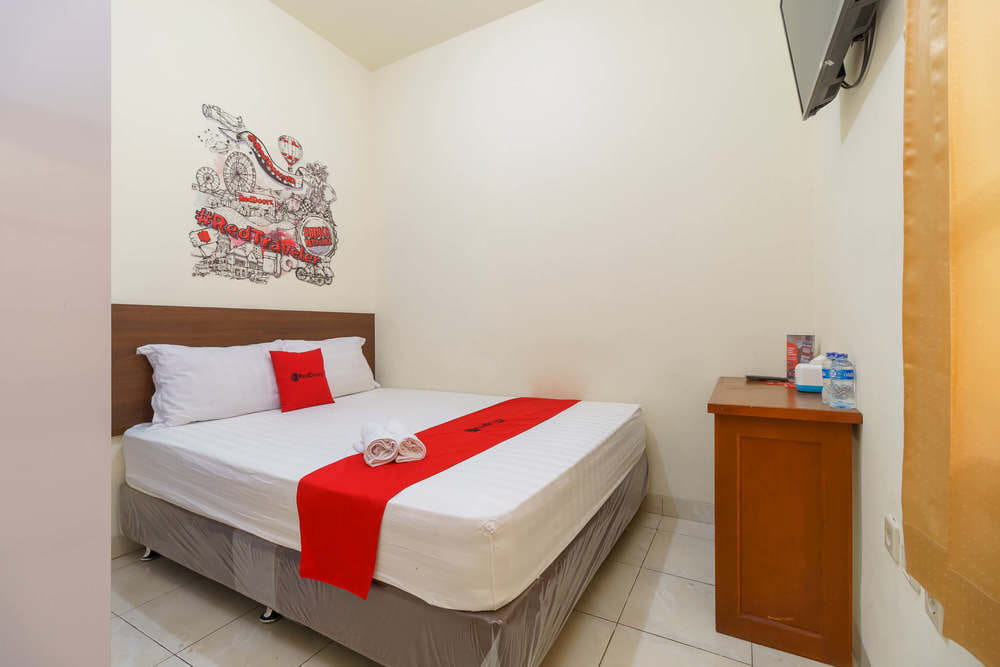 RedDoorz Room