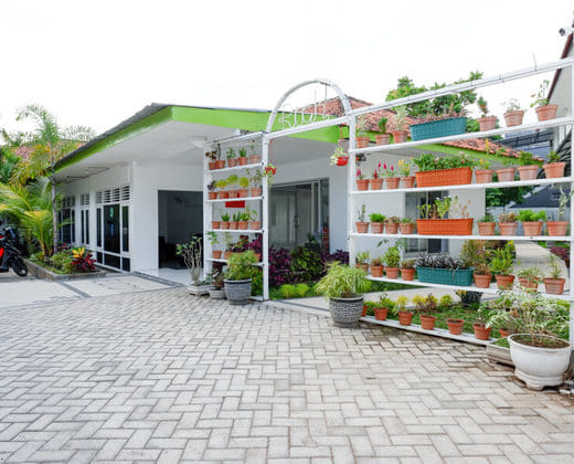 RedDoorz near Mataram University