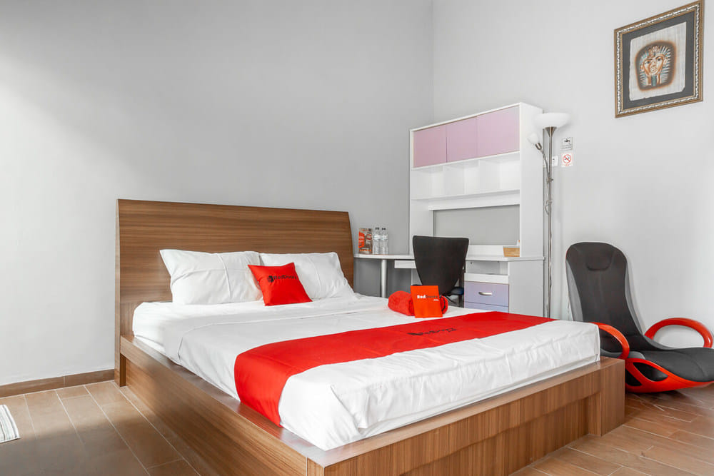 RedDoorz Room