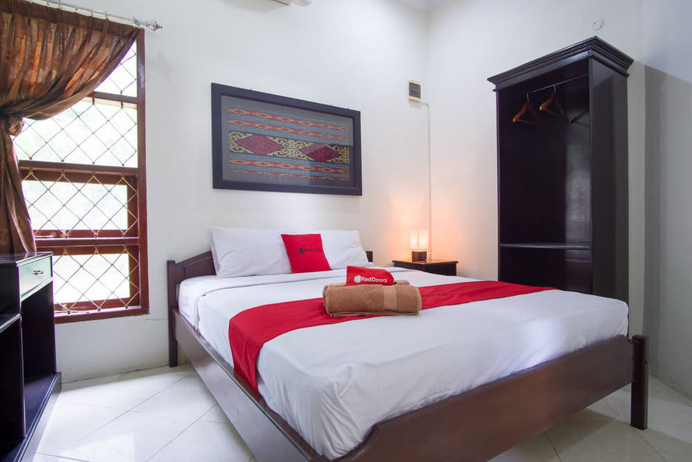RedDoorz Room