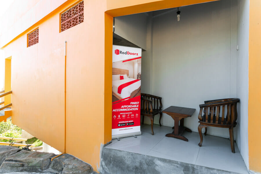 RedDoorz near Parangtritis Beach 