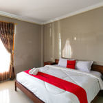 RedDoorz near Parangtritis Beach 