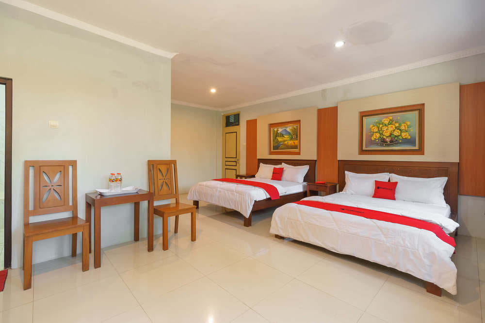 RedDoorz Family Room