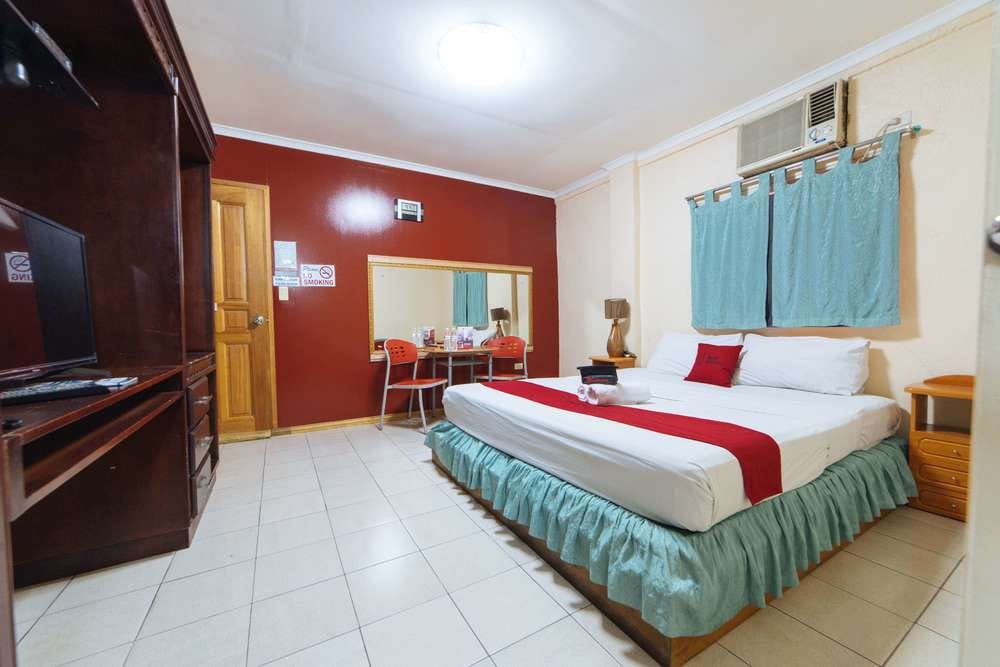 RedDoorz Room