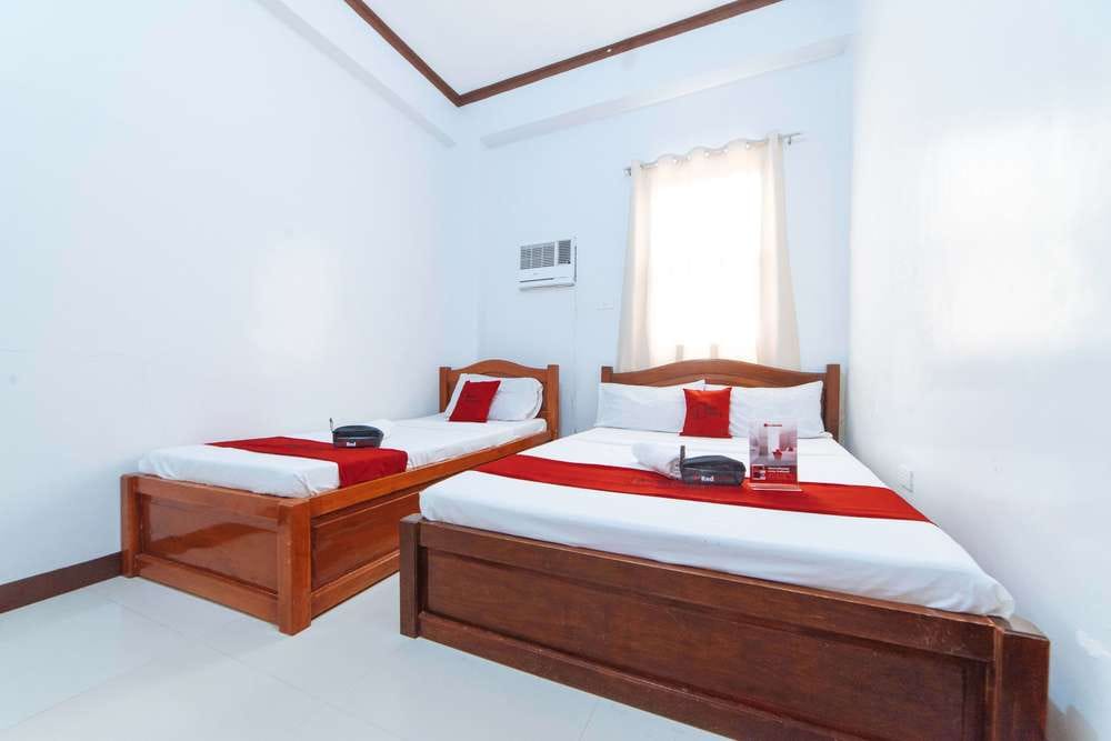RedDoorz Family Room