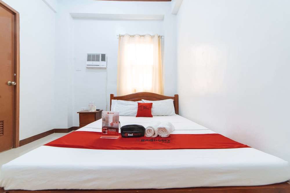 RedDoorz Room