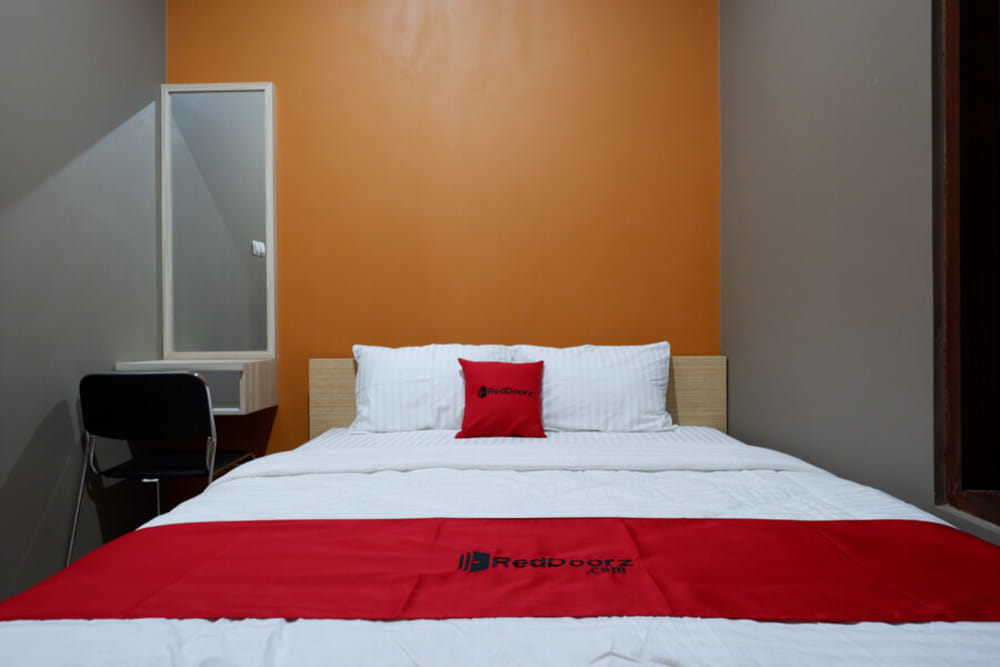 RedDoorz Room