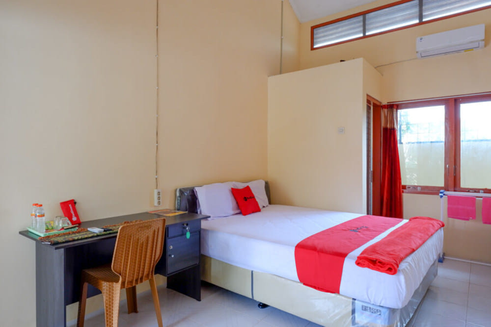 RedDoorz Room