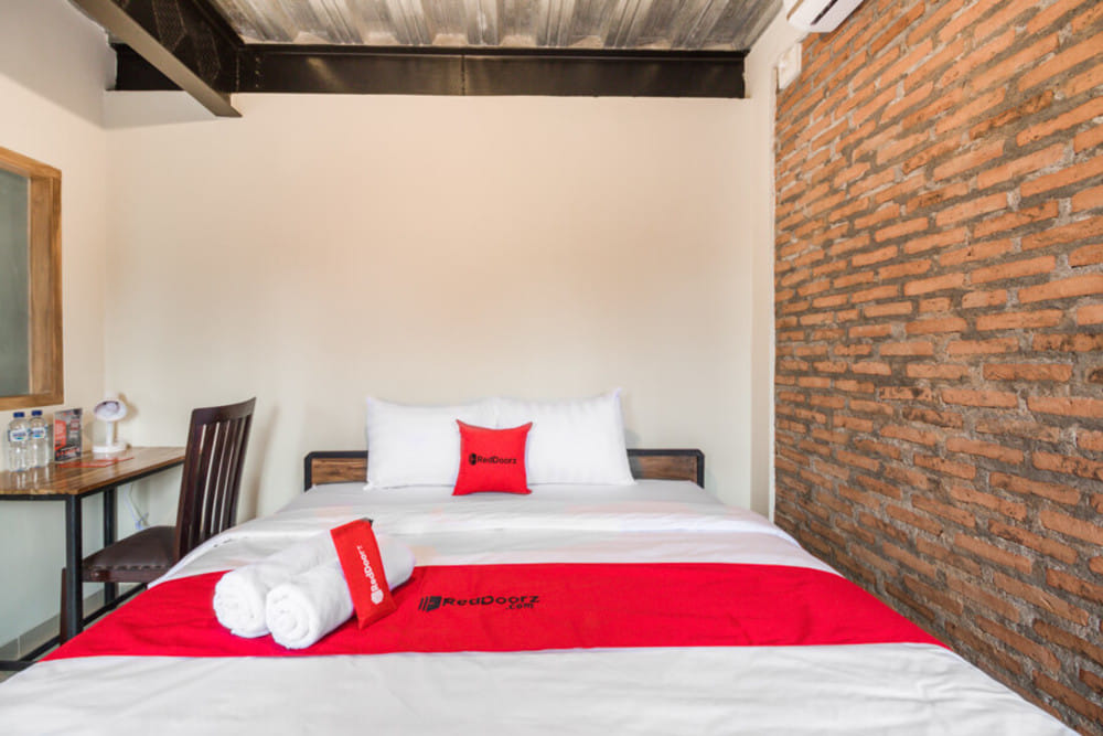 RedDoorz Room