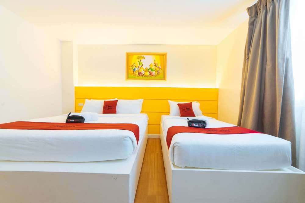 RedDoorz Deluxe Room