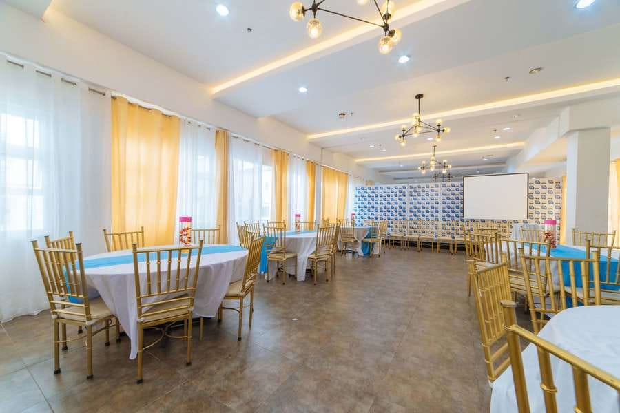 RedDoorz Plus @ Hotel Metro Kalibo