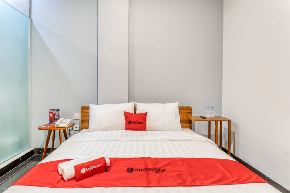 RedDoorz Room