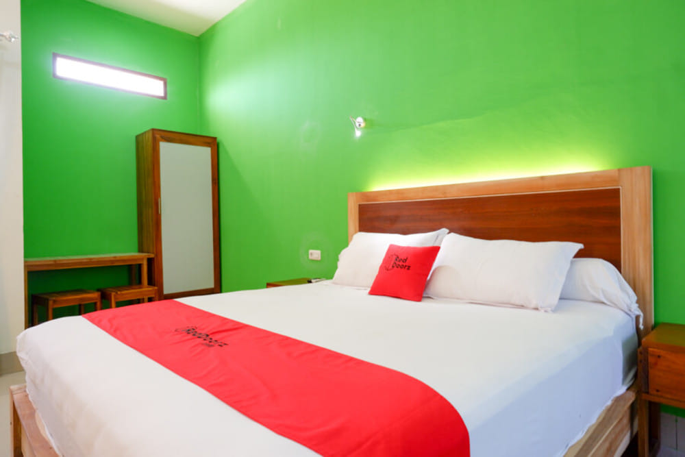 RedDoorz Room
