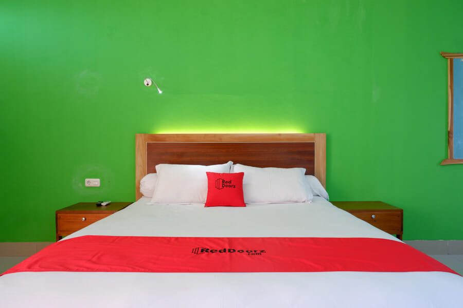 RedDoorz near Taman Makam Pahlawan Tatura Palu