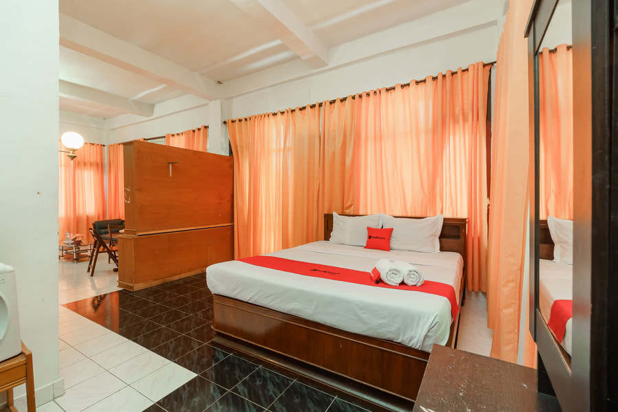 RedDoorz @ Tuktuk Danau Toba