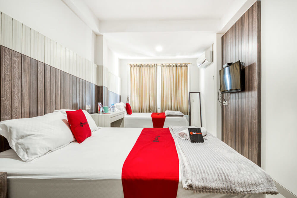 RedDoorz Family Room