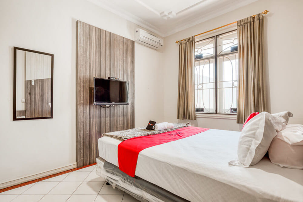 RedDoorz Room