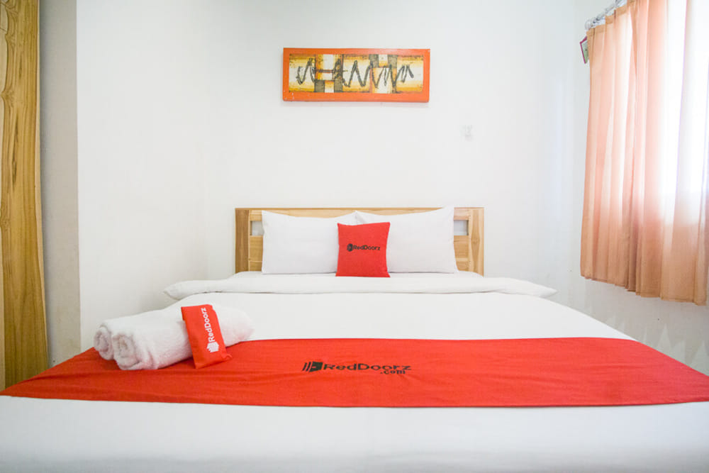 RedDoorz Room