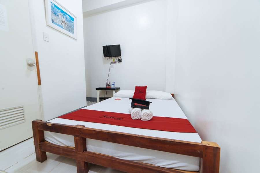 RedDoorz @ Plaza Jaro Iloilo