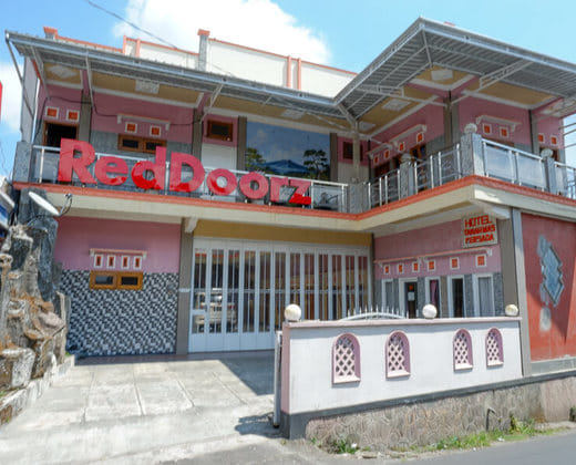 RedDoorz near Desa Wisata Tambi Dieng