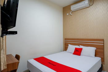 RedDoorz near Living Plaza Purwokerto