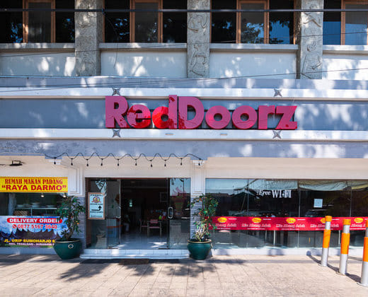 RedDoorz @ Urip Sumoharjo