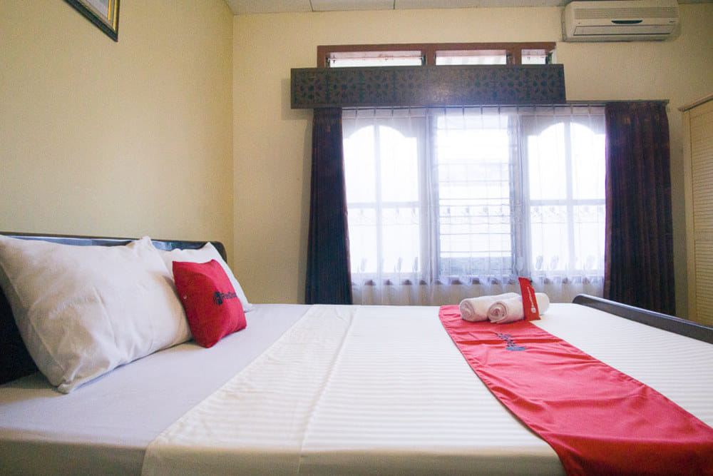 RedDoorz Room