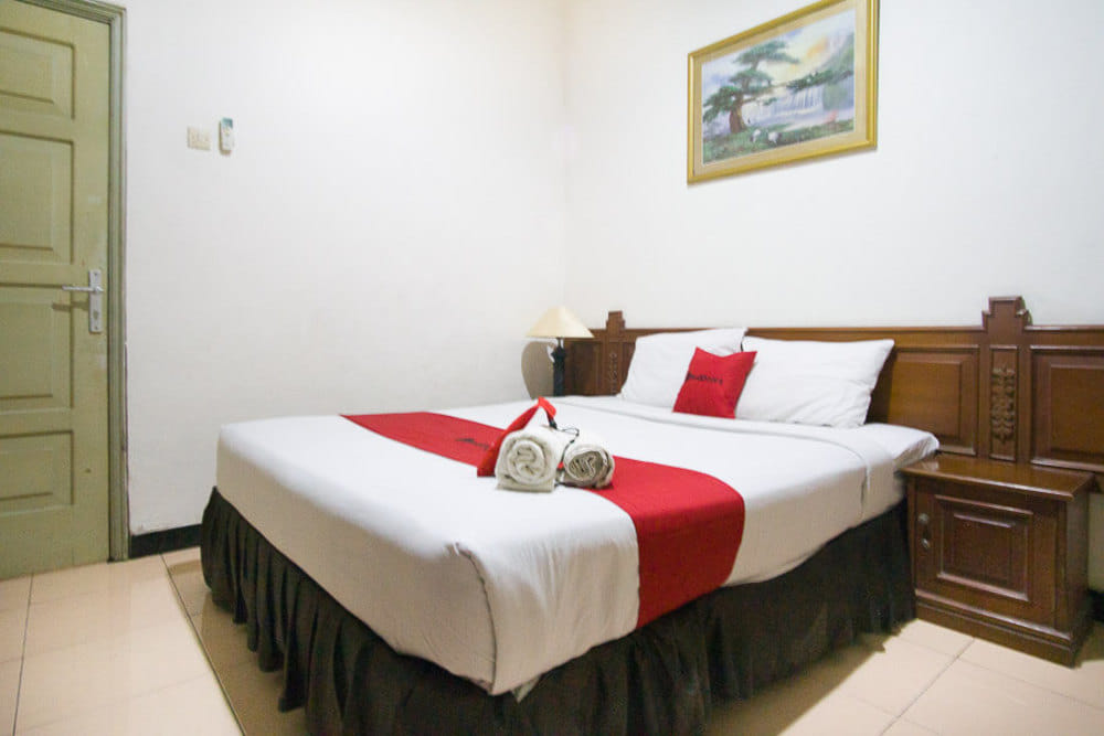 RedDoorz Room