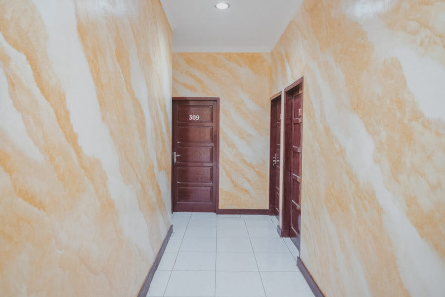 RedDoorz Plus near Istana Maimun Medan