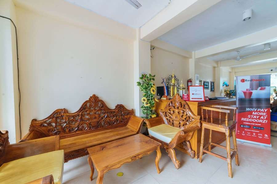 RedDoorz @ Old Buswang Road