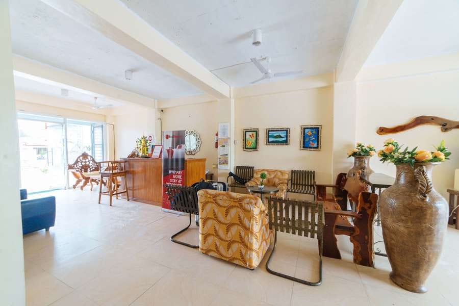 RedDoorz @ Old Buswang Road