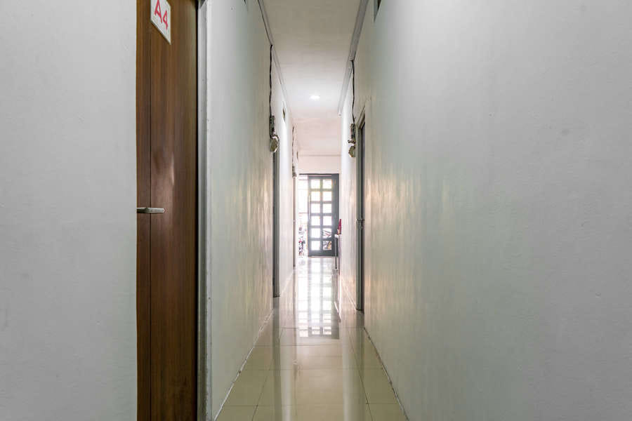 RedDoorz @ Kebon Kacang