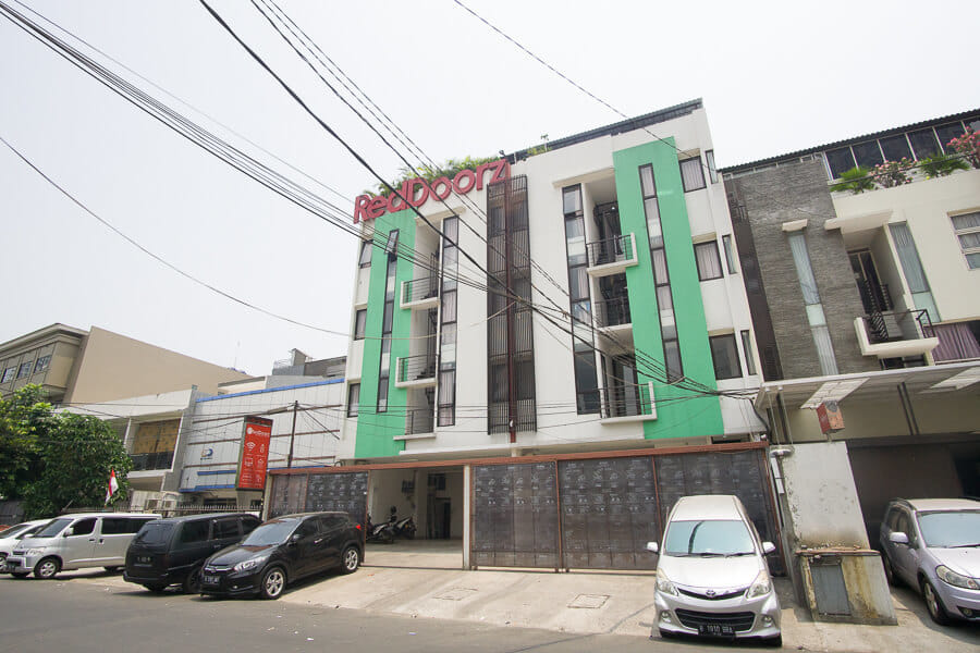 RedDoorz Plus near Plaza Indonesia