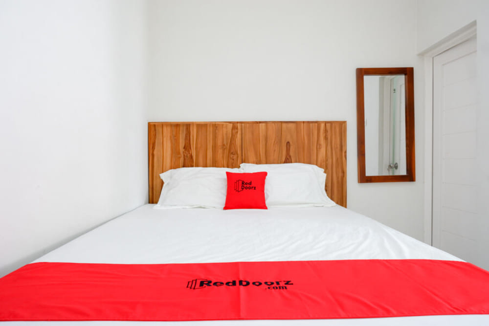 RedDoorz Room