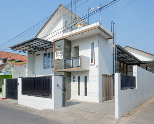 RedDoorz Plus Syariah near Stasiun Tegal 2
