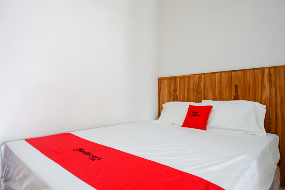 RedDoorz Family Room