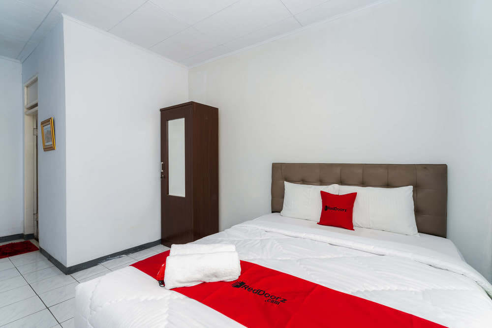 RedDoorz Room