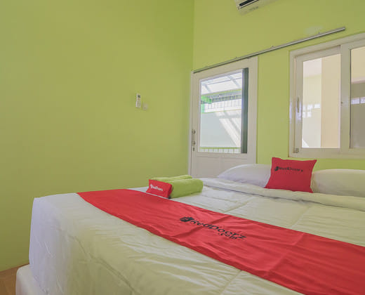 RedDoorz Syariah near Museum Wisma Karya Subang