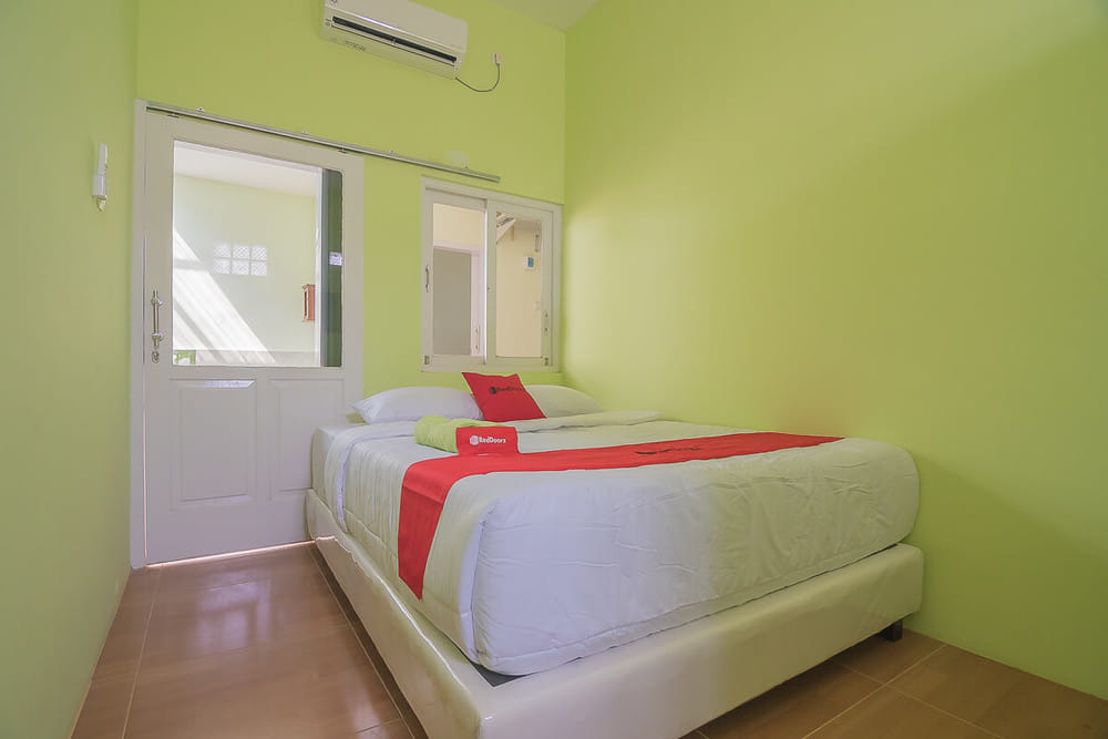 RedDoorz Room