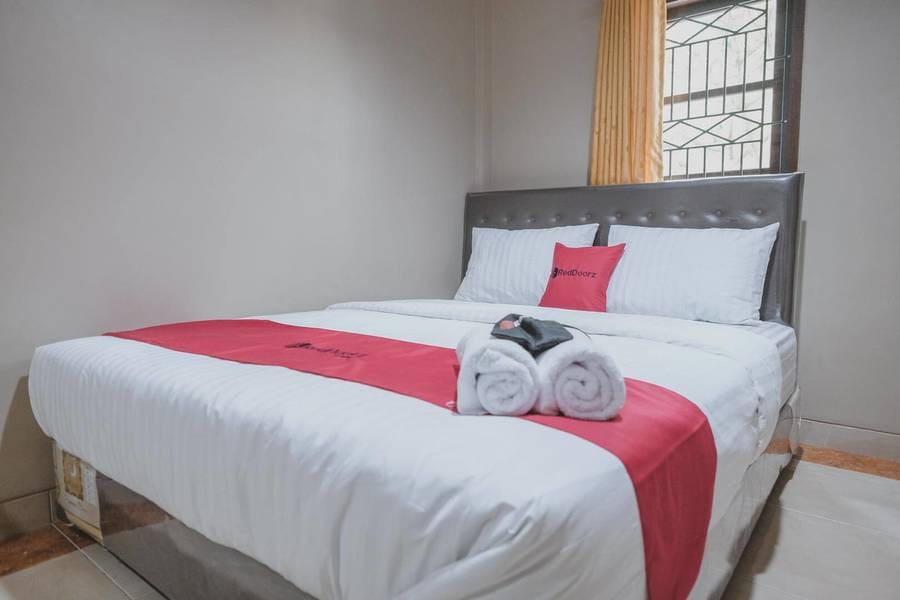 RedDoorz Syariah near Jamtos Jambi 2