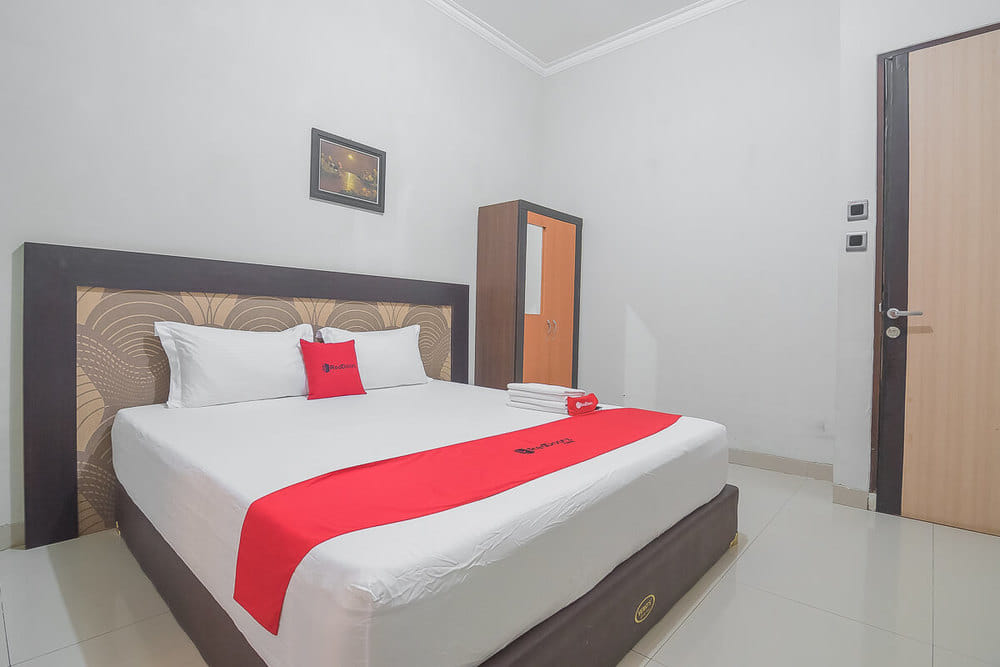 RedDoorz Room