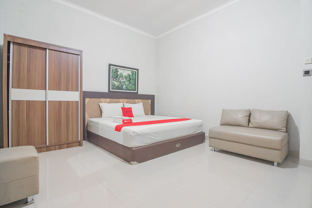 RedDoorz Suite