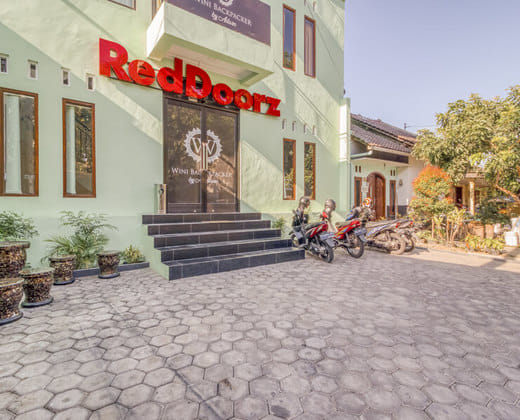 RedDoorz near Jogja National Museum