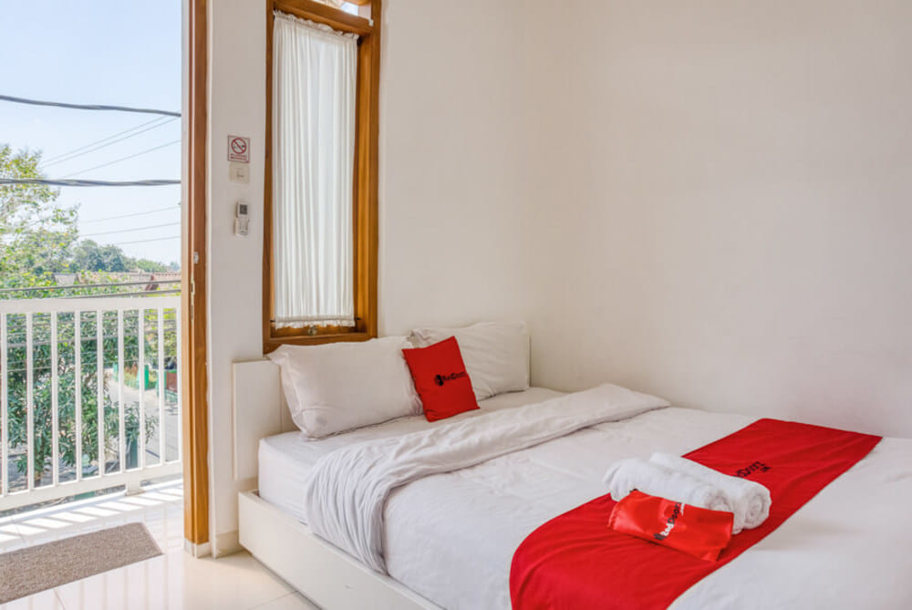 RedDoorz Room