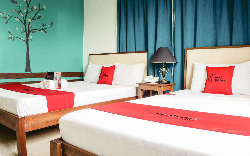RedDoorz Deluxe Room