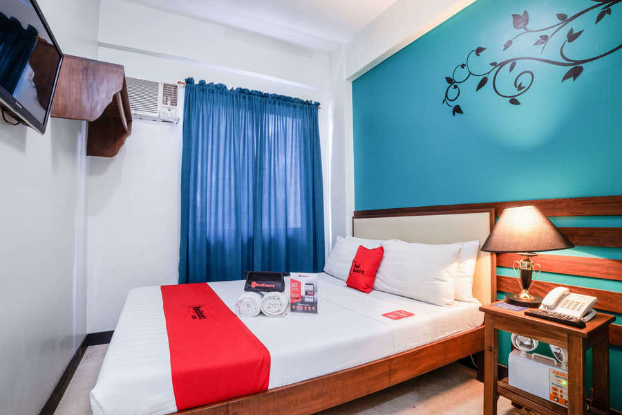 RedDoorz Plus near Rizal Junction